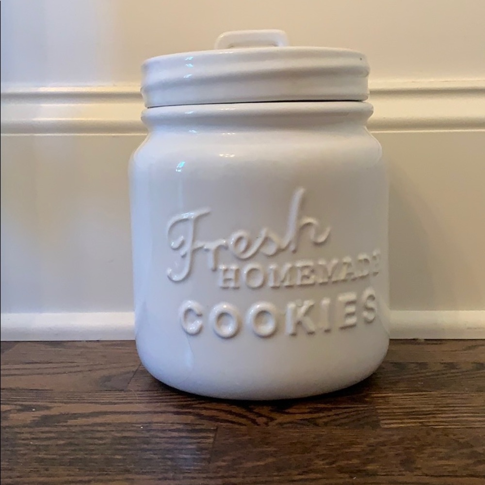 Cookie jar